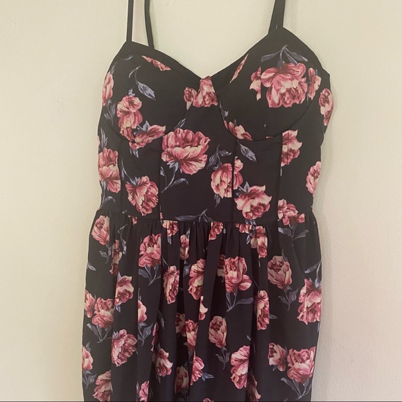 Band Of Gypsies Rose Print Floral Bustier Dress - Picture 2 of 6